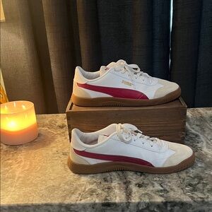 Puma White and Pink Sneakers